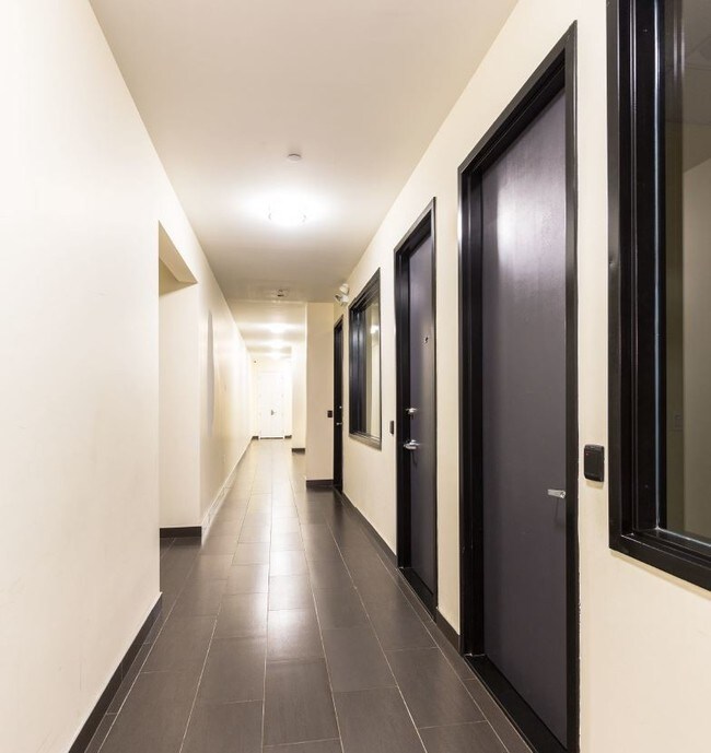 Pasillo - 1078 Fulton St