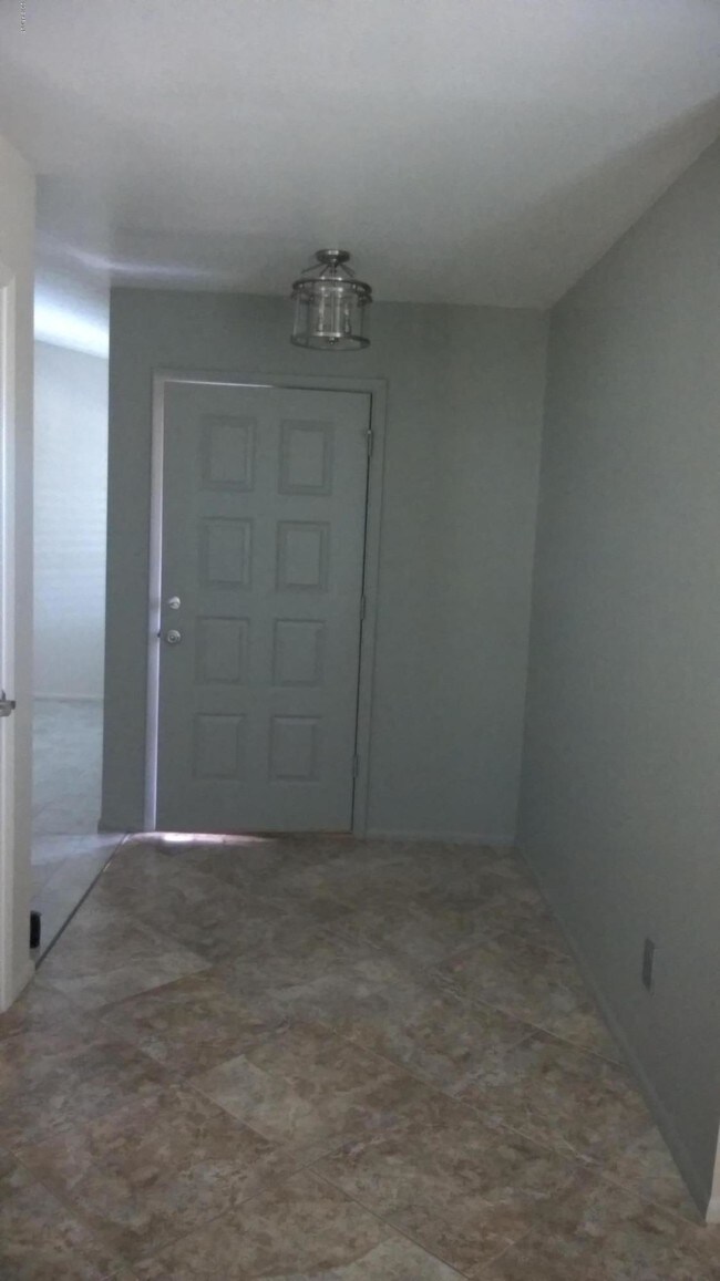 Foto del edificio - 8140 N 107th Ave