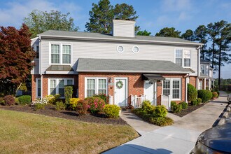 Building Photo - 1228 Woodland Dr