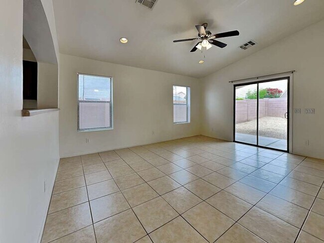 Foto del edificio - 5903 S 32nd Ln