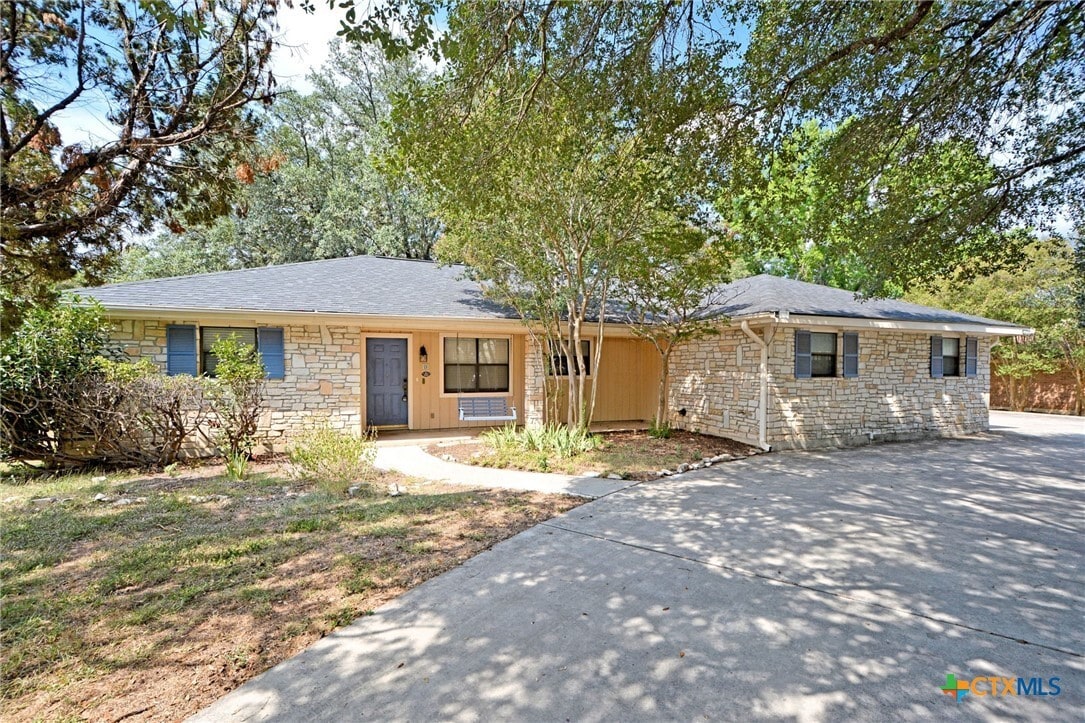 Primary Photo - 1215 Clearwater Dr