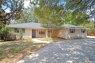 Building Photo - 1215 Clearwater Dr