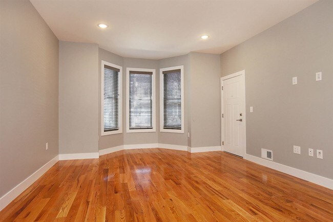 Foto del edificio - 93 Booraem Ave