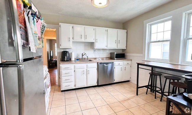 Building Photo - 60 Litchfield St