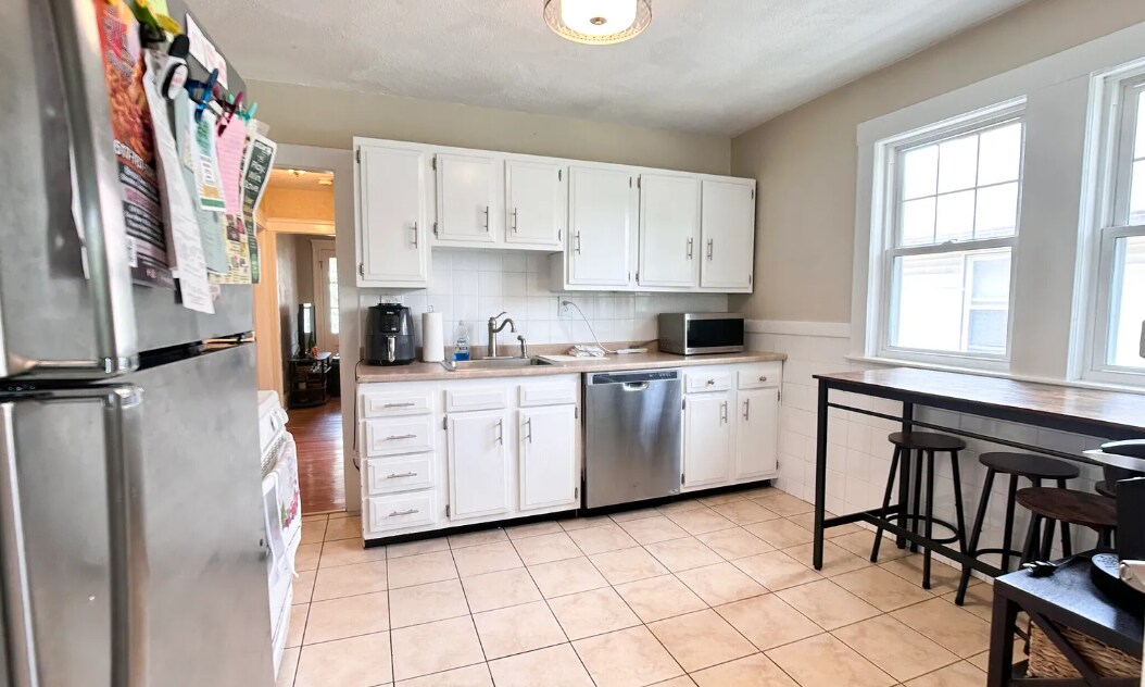 Primary Photo - 60 Litchfield St