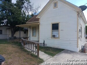 Foto del edificio - 1322 W Hutchins Pl