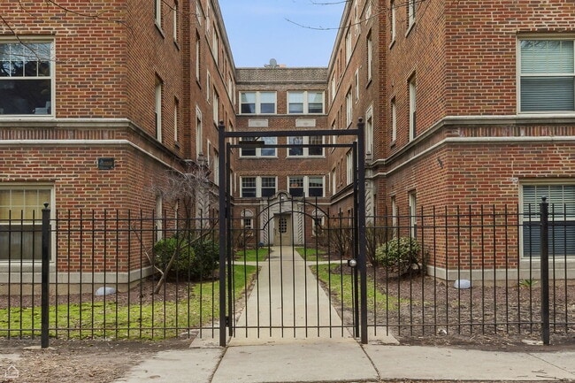 Building Photo - 7318 N Honore St