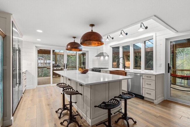 Photo - 85 Hillcrest Dr House