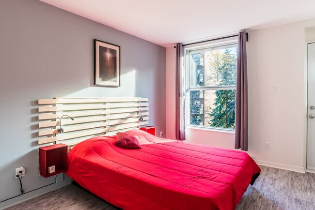 Photo du bâtiment - 2023 Rue Dézéry