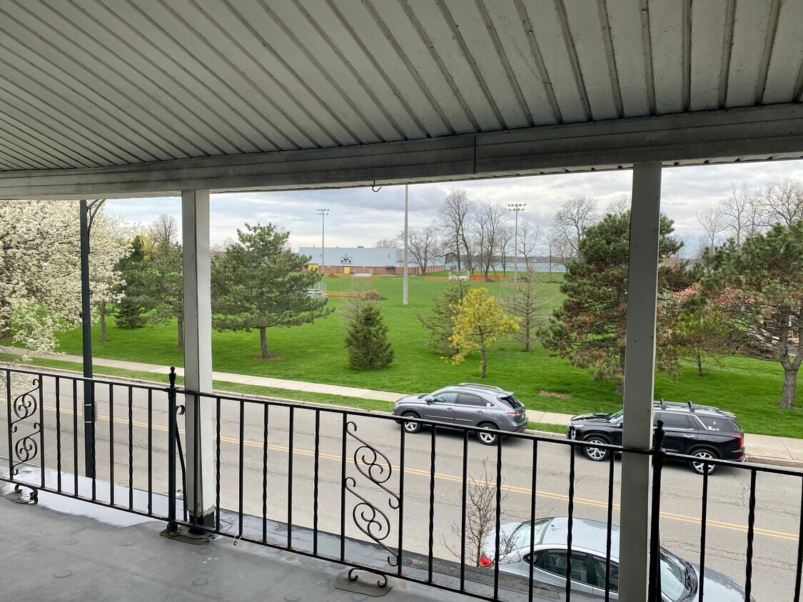 1061 Tonawanda St Unit Upper Apartment, Buffalo, NY 14207 Apartments in Buffalo, NY