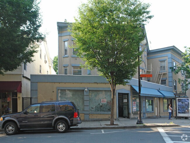 Building Photo - 196 Cortlandt St