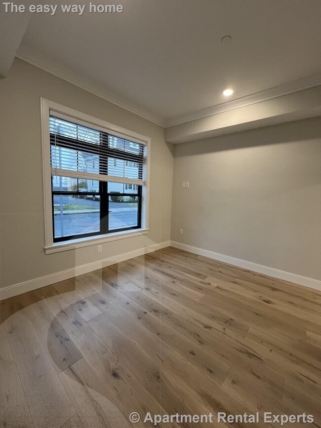 Foto del edificio - 157 Everett St