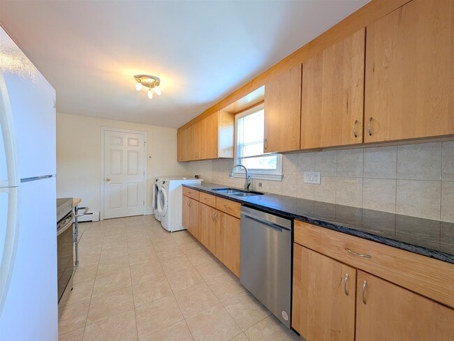 Building Photo - 5 Patrick St