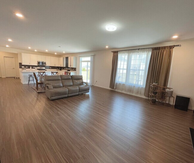 Foto del edificio - 1835 Coralito Ln