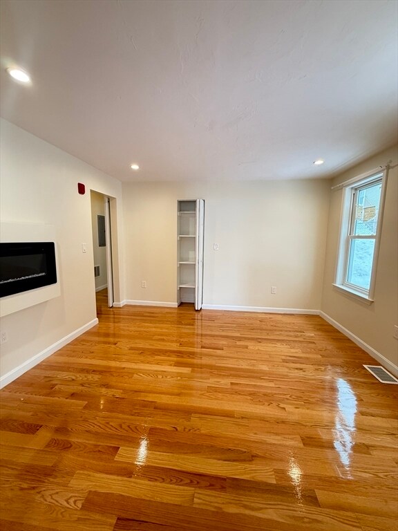 Building Photo - 207 Harvard St