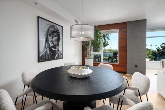 Building Photo - 1431 Pacific Hwy