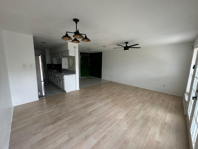 Building Photo - 6685 Kentwick Dr