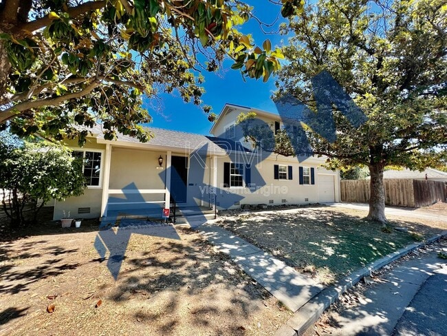 Building Photo - 401 W Mariposa Ave