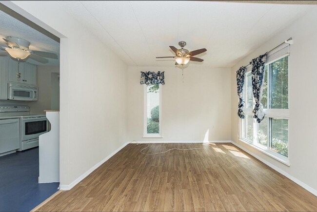 Building Photo - 5160 Maris Ave