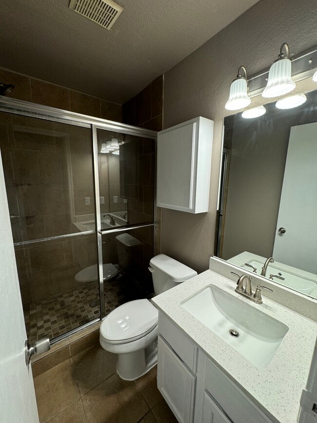 Foto del edificio - 722 Stonecroft Cir