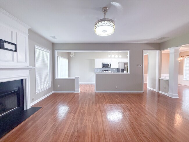 Building Photo - 436 Old Towne Dr