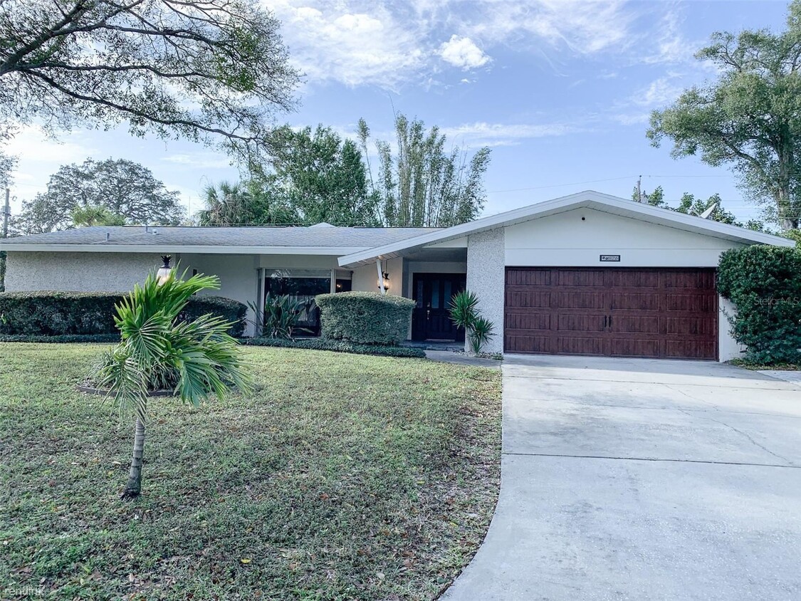 Primary Photo - 4 br, 2 bath House - 826 Fountainhead Drive