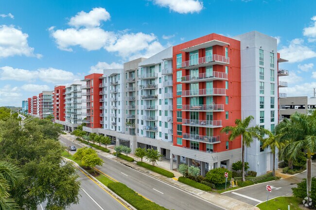 Building Photo - Midtown Doral
