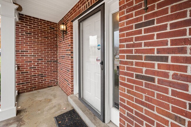 Foto del edificio - Beautifully Renovated Home in Worthington Place