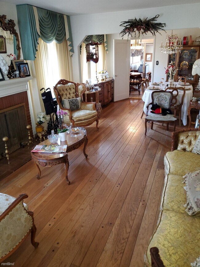 Foto del edificio - 3 br, 2.5 bath House - 2417 East 24th Street