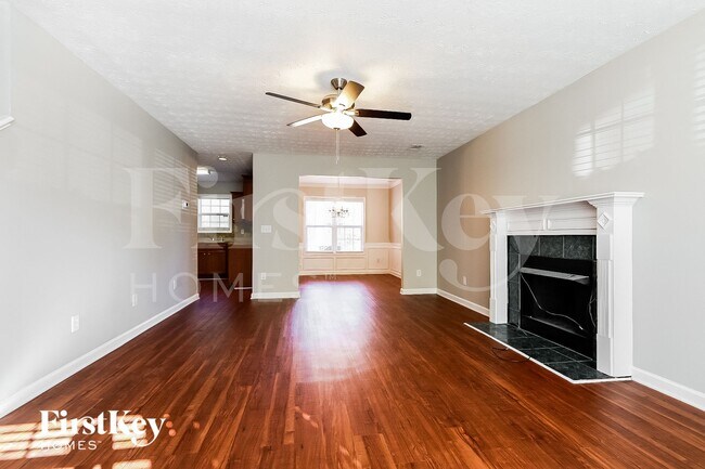 Building Photo - 245 Shadowbrooke Cir SW