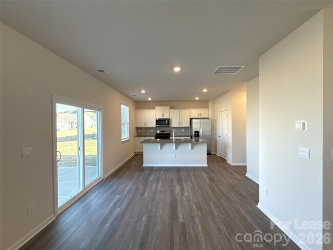 Foto del edificio - 7640 Bainbridge Rd