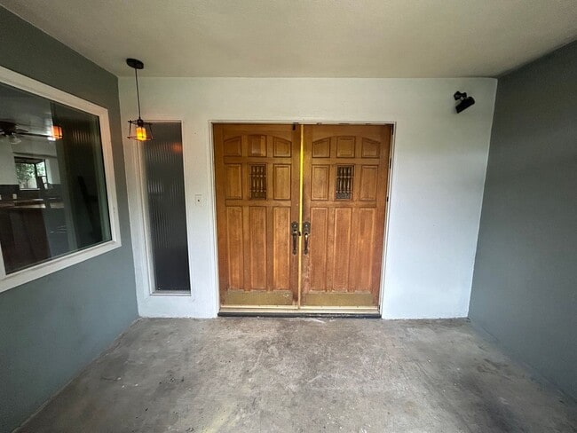 Foto del edificio - 617 N Stine Rd