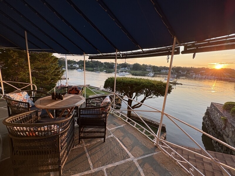 Photo - 700 Steamboat Road - 1W