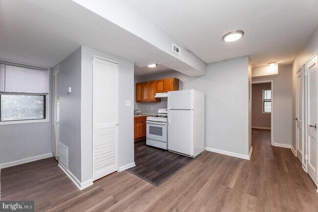 Foto del edificio - 2100 Channing St NE