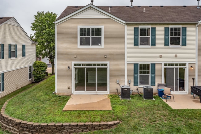 Building Photo - 4839 Heritage Heights Cir