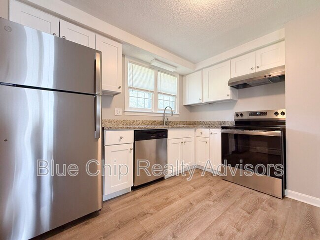 Building Photo - 5 Meisner Cir
