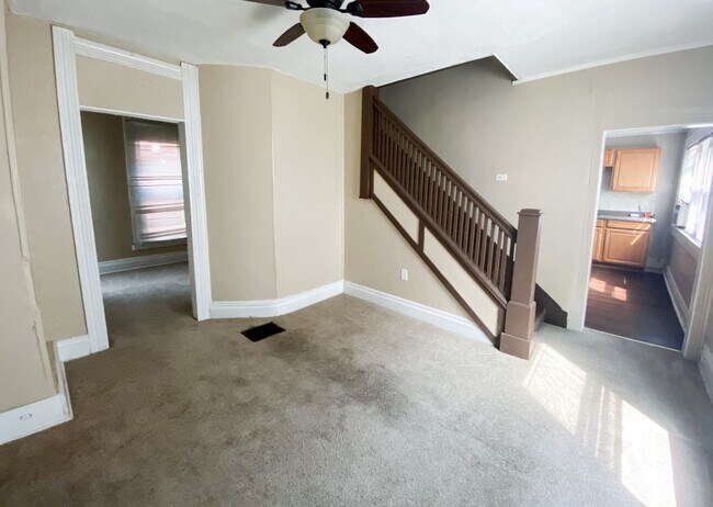 Foto del edificio - 3 Bedroom House On Stadium!