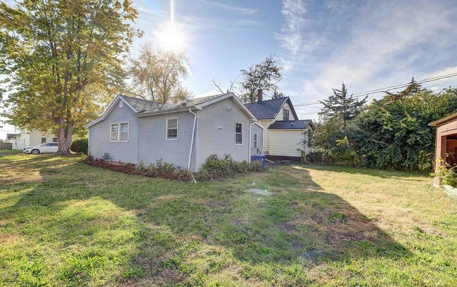 Building Photo - Charming 2-Bedroom Rental in Clinton IA