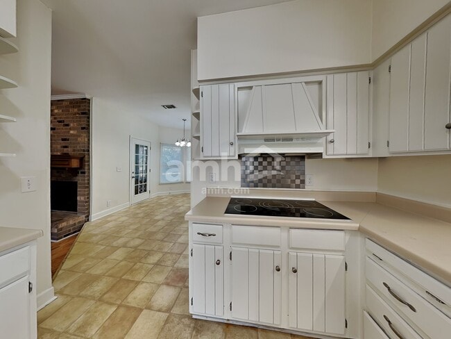 Building Photo - 7012 Poplar Creek Trce