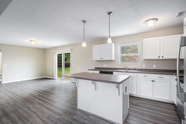 Foto del edificio - Newer 4 Bedroom for Lease