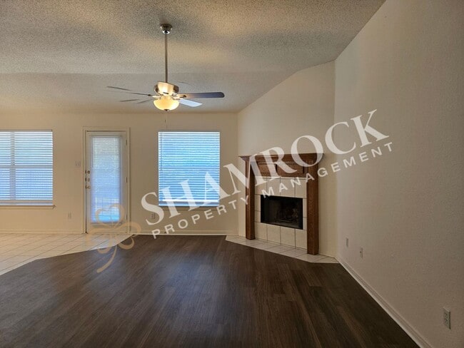 Building Photo - 533 Shady Park Trail