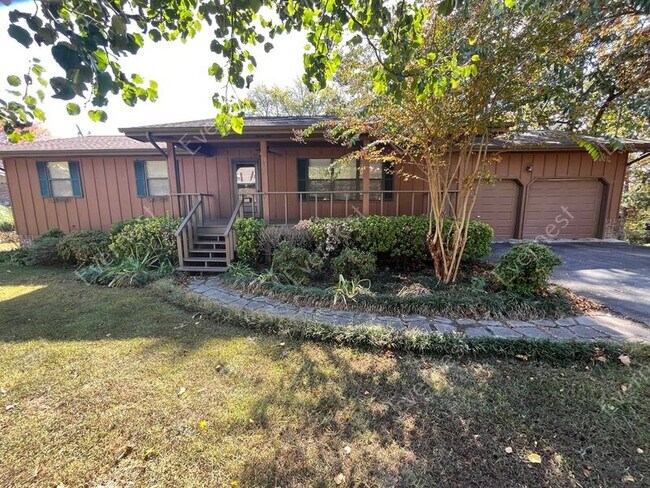 Building Photo - 103 Brownwood Cir