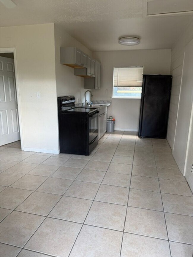 Foto del edificio - 1339 28th St S