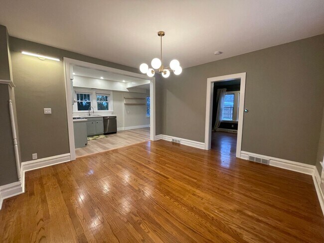 Foto del edificio - Three Bedroom Home in Kalamazoo