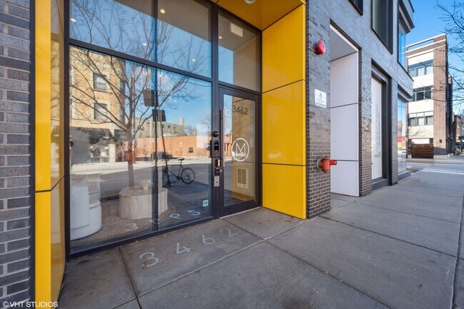 Building Photo - LUXE ON LINCOLN!