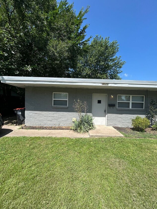 400-402 Dyer - 400-402 Dyer