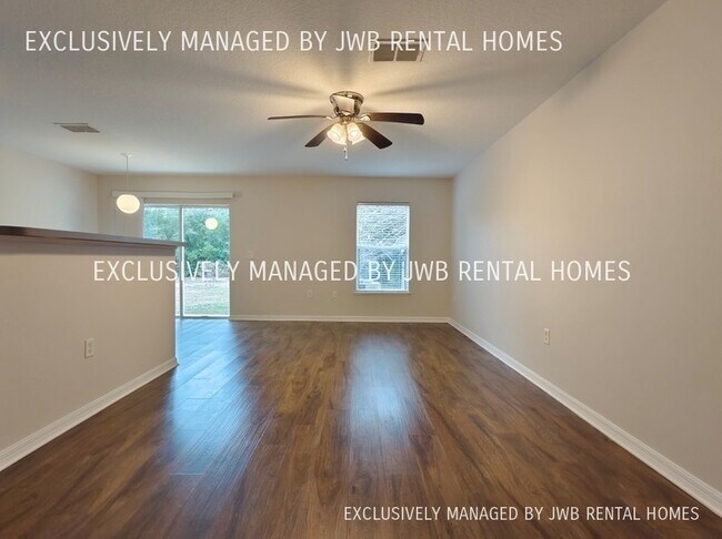 Building Photo - 8228 Halls Hammock Ct