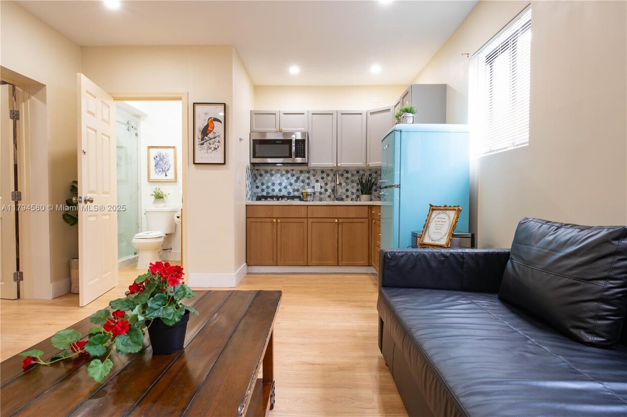 Foto principal - 1301 NW 99th St