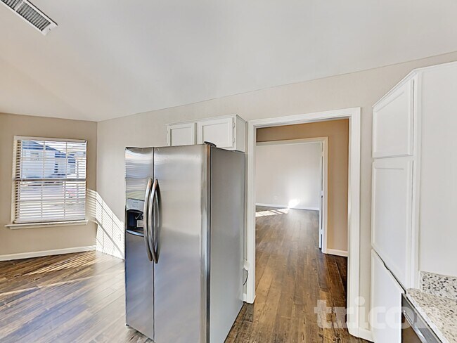 Building Photo - 1423 Ardmore Dr