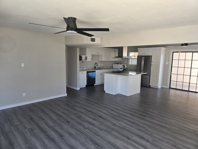 Foto del edificio - 1804 Kirby Ct NE